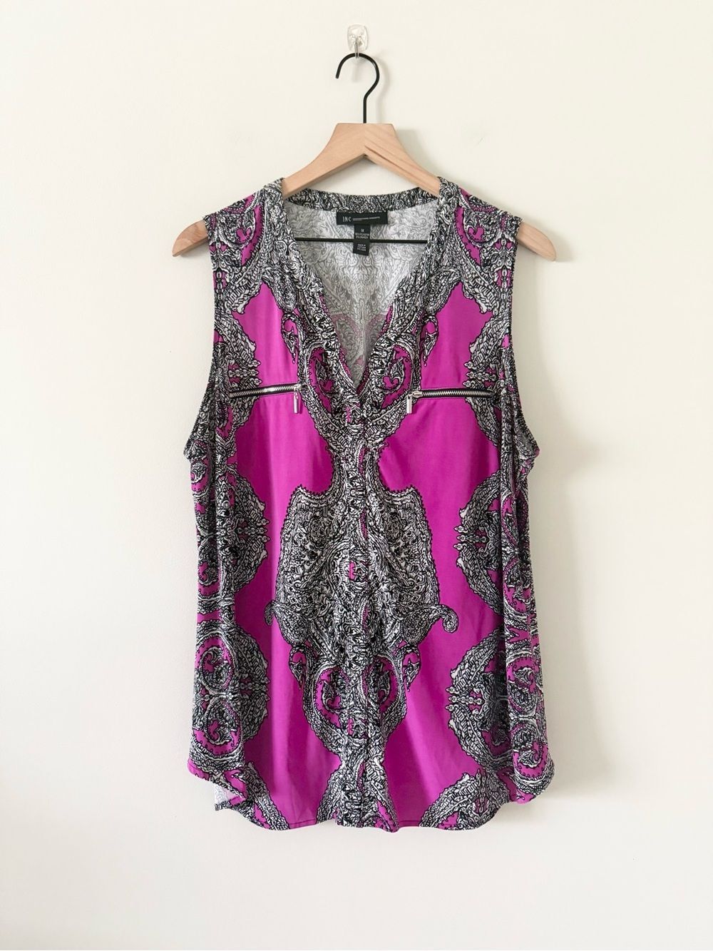 INC International Concepts Sleeveless Paisley V-Neck Top - Magenta & Black - 1X